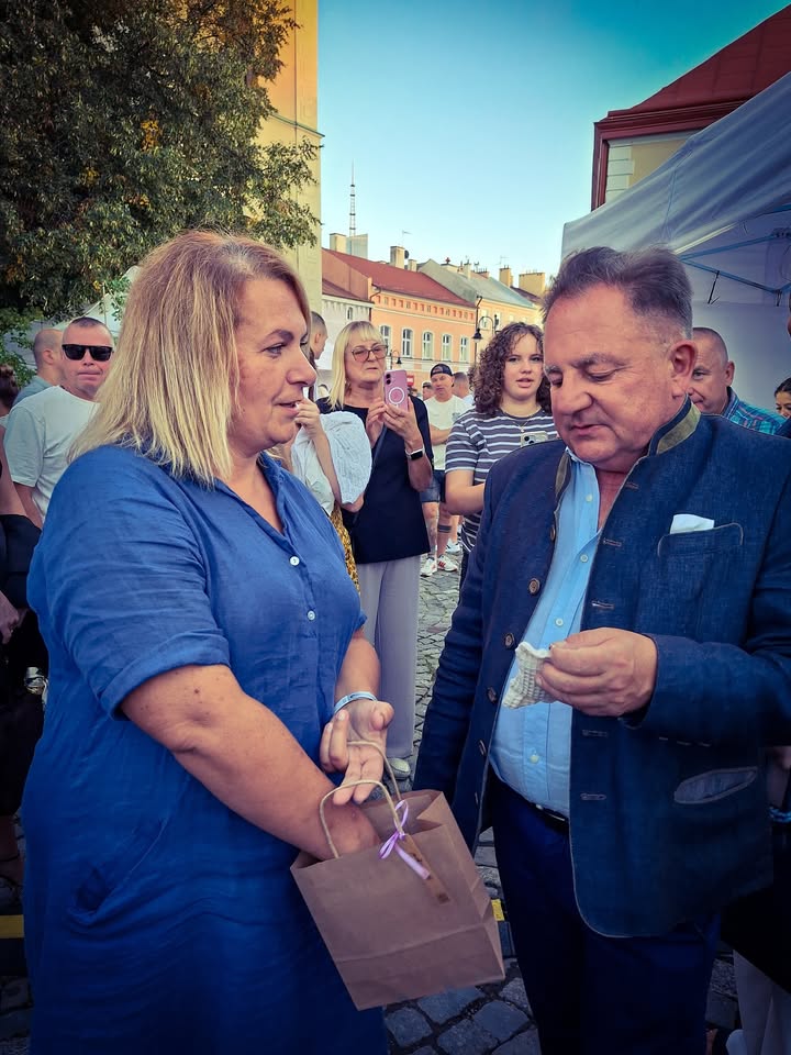 Witajcie, zapowiada się piekny, pełen zapachów i smaków dzień 🌞 w samym centrum Rzeszowa.